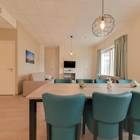 New Holiday For 7 People (adults Only) Hébergement de vacances Nieuport